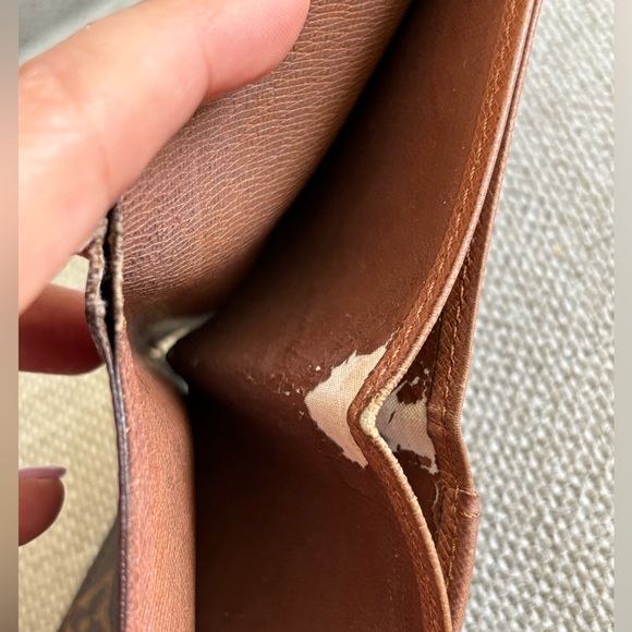 Louis Vuitton Monogram Men’s Bifold Wallet - Picture 4 of 5